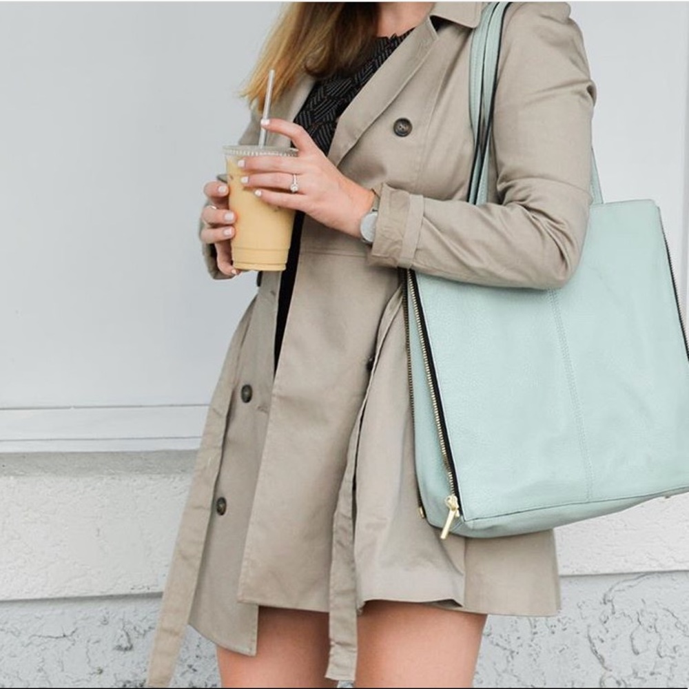 ISO - Kate Spade Saturday Zipline Tote